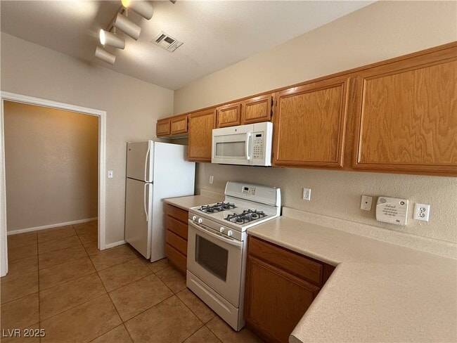 Building Photo - 78 Falcon Feather Way