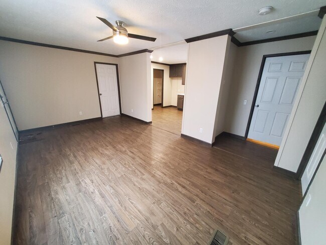 Building Photo - 8 Mockingbird Hill Dr