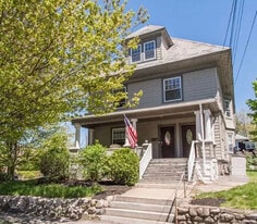 Building Photo - 413 Highland St