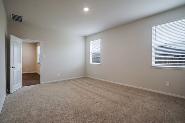 Building Photo - 224 Briggs Ln