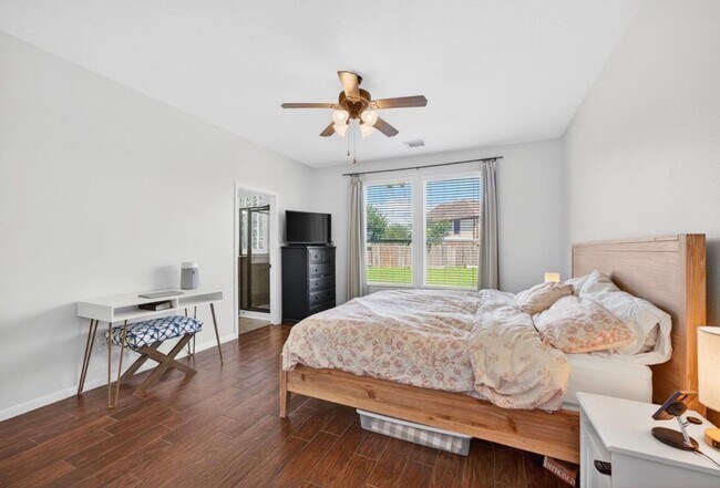 Building Photo - 15226 Olmstead Park Dr