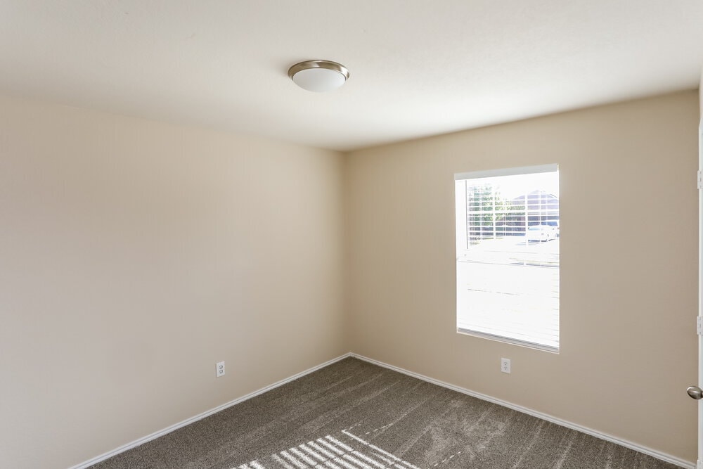 Building Photo - 1316 Hazelnut Dr