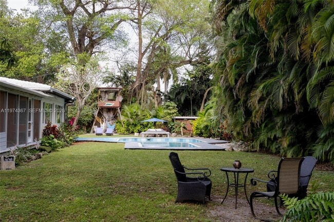 Building Photo - 750 NE 120th St