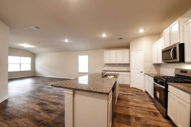 Building Photo - SINGLE STORY LIVING  |  RESORT STYLE AMENI...