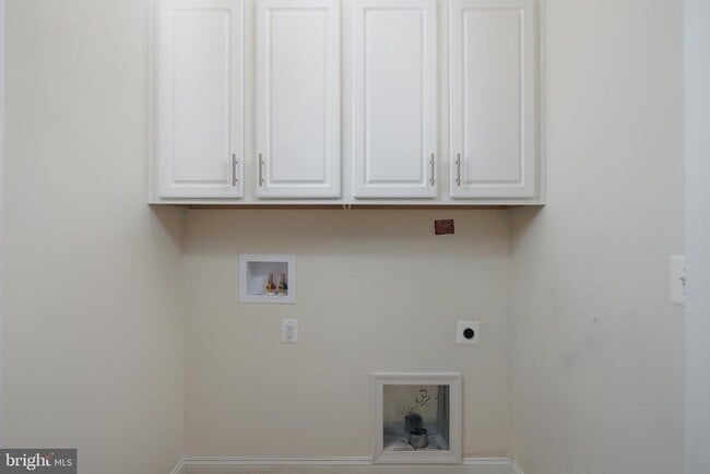 Building Photo - 1705 Cottonwood Grove Rd