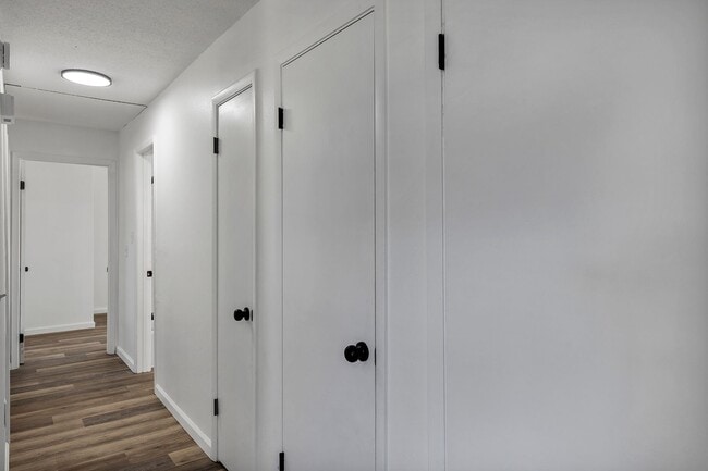 Building Photo - Charming 3-Bedroom Home with Porches in Eagle Lake