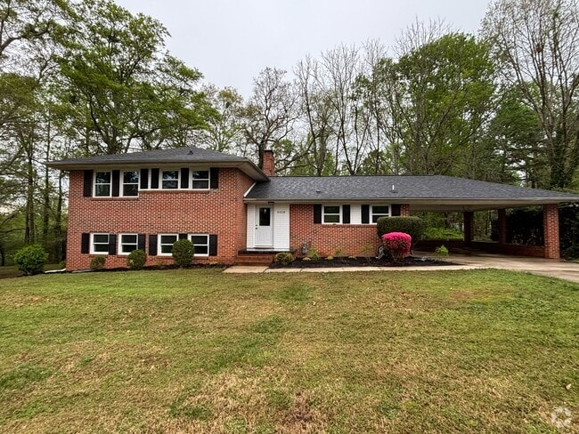Building Photo - 3318 Hilltop Cir