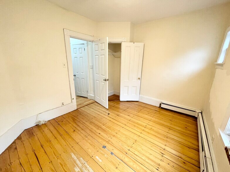 Building Photo - 32 Sussex St