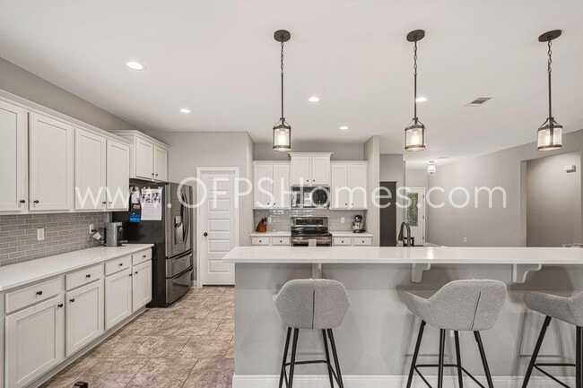 Building Photo - 801 Playground Rd