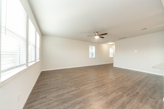 Building Photo - 3026 Orchid Ranch Dr