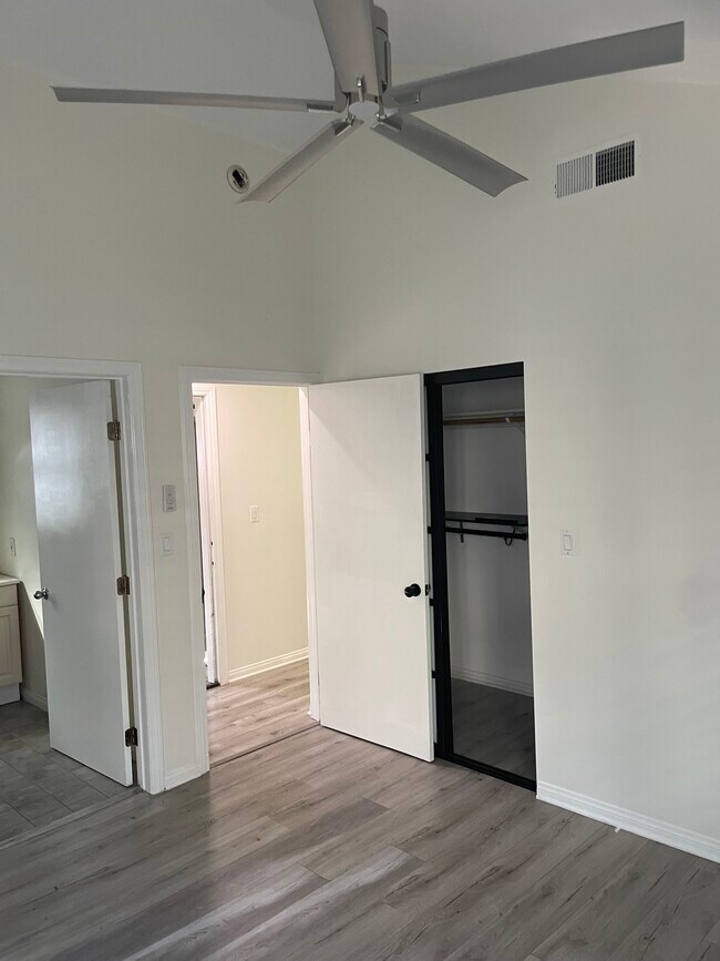 Building Photo - 3817 Globe Ave