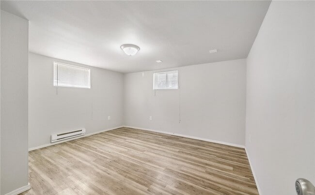 Building Photo - 112 E 40th St