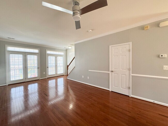 Building Photo - Stunning 3 Bed 3.5 Bath End Unit Townhome In Powells Run Village