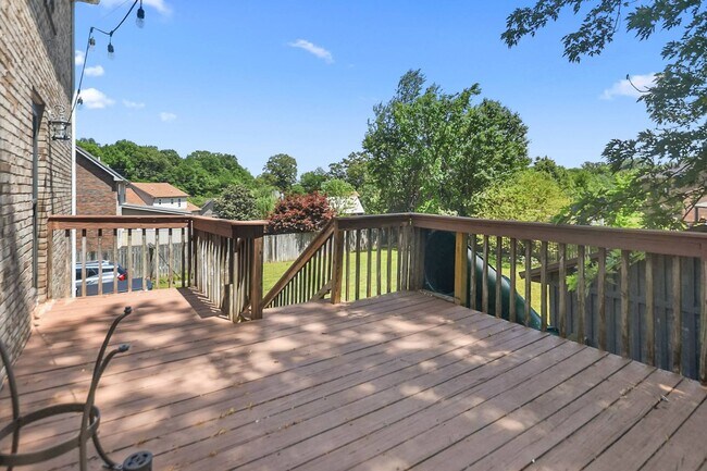 Building Photo - 506 Brentwood Cir