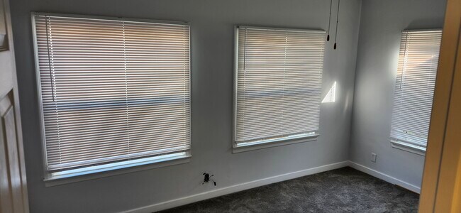 Building Photo - 826 Orange Grove Pl