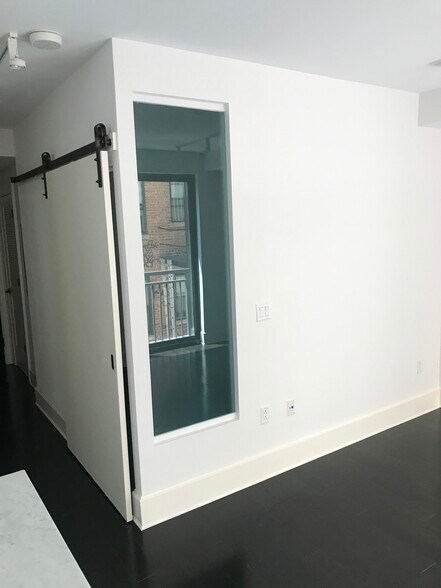 Building Photo - 1011 M St NW