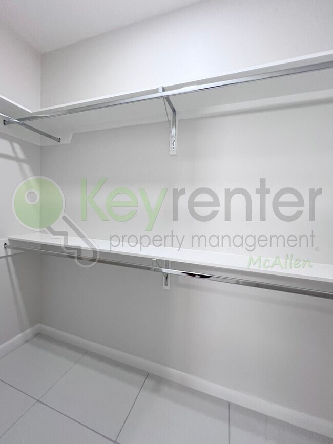 Building Photo - 2004 E 1st St