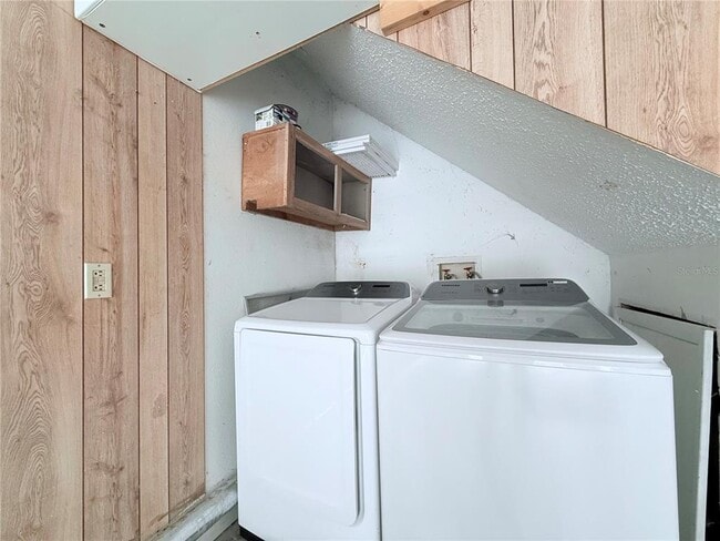 Building Photo - 11893 Raintree Dr