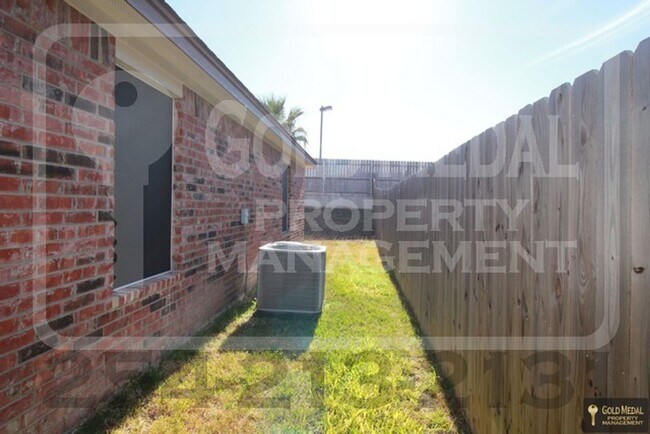 Building Photo - 1108 Grace Point Dr