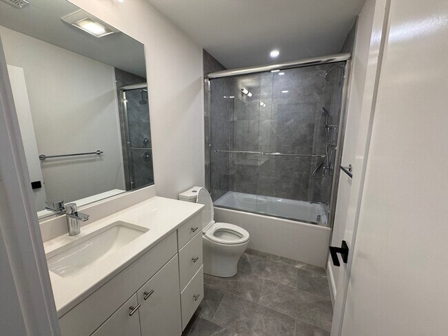Building Photo - 281 Lamartine St