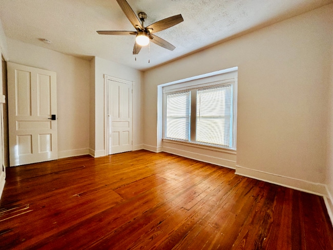 Building Photo - 1603 W 13th St