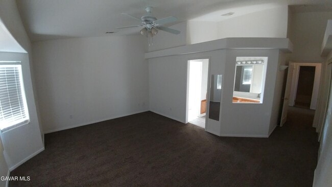 Building Photo - 9137 Evelyn Ave