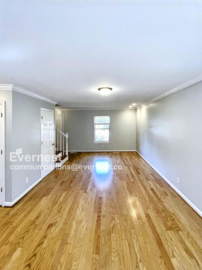 Building Photo - 4021 Creekside Dr
