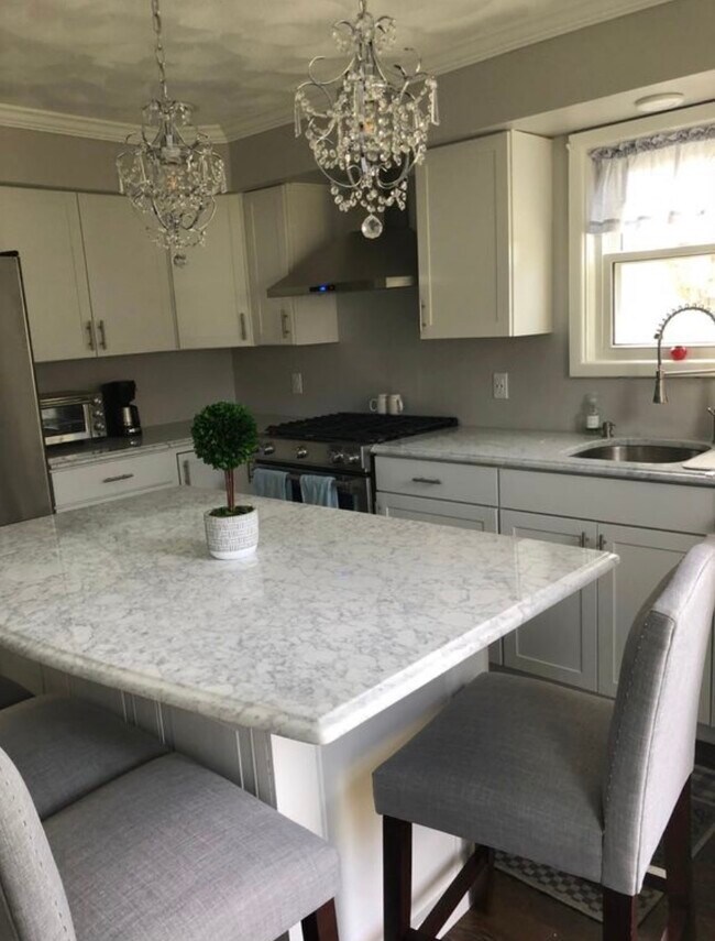 Building Photo - 46 Flintstone Rd