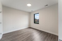 Building Photo - 72 S Essex Ave