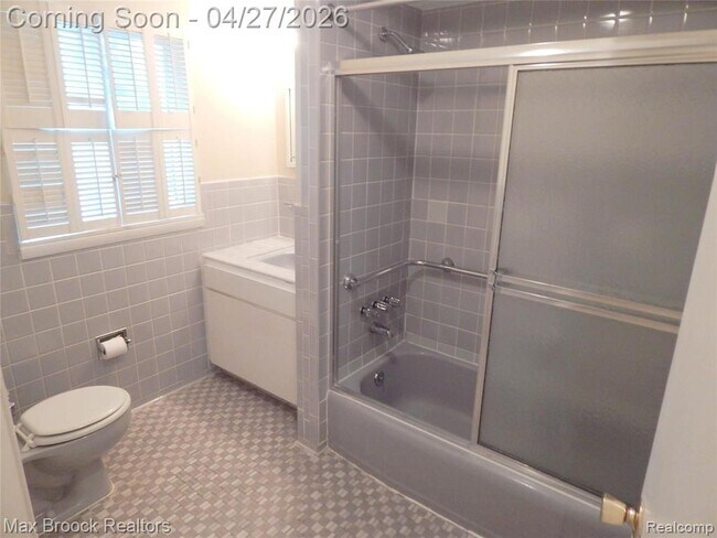 Building Photo - 116 E Hickory Grove Rd