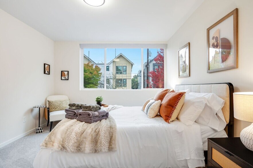 Building Photo - 8038 Mary Ave NW