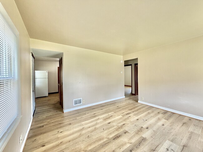 Building Photo - 1029 McKinley Ave