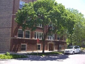 Building Photo - 7443 N Paulina St