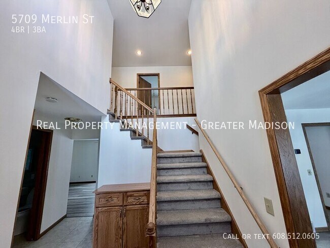 Building Photo - 5709 Merlin St