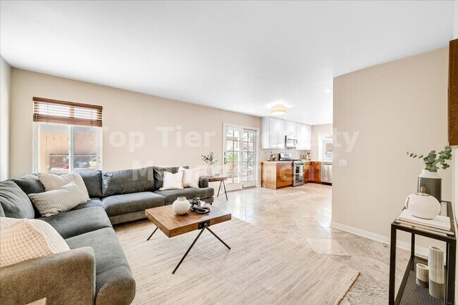 Building Photo - ***Beautiful 3 bed / 2.5 bath / 1,975 sqft House in the Vista/Shadowridge Neighborhood - Availabl...