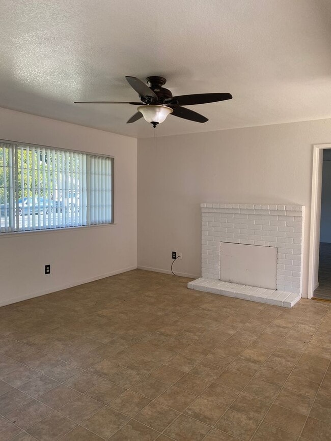 Building Photo - 1460 Linden Way