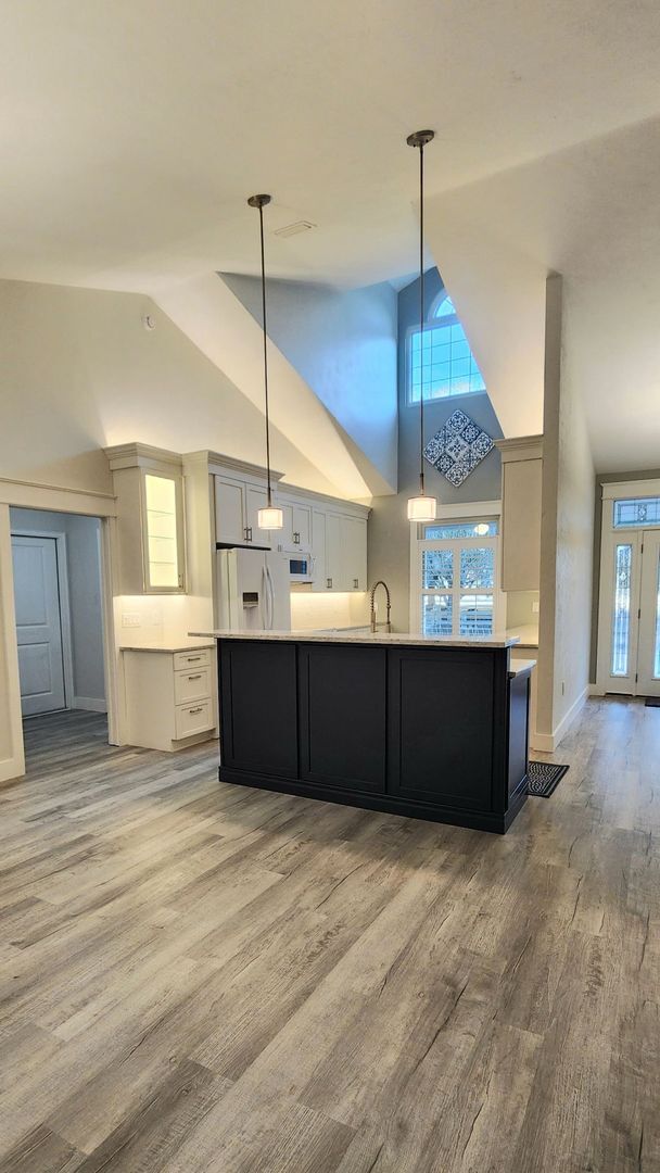 Building Photo - Beautifully updated 3-bedroom, 2.5-bath home in a picturesque country setting