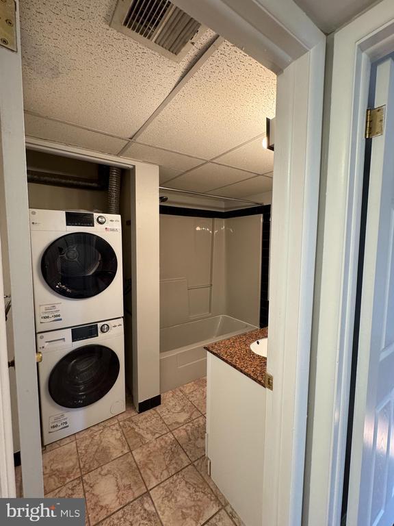 Building Photo - 25 Church Rd