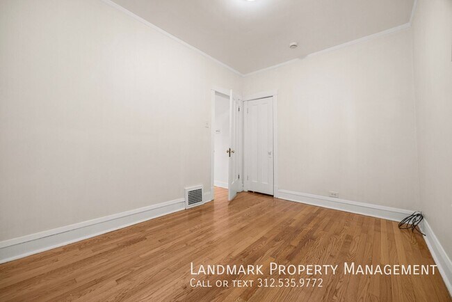 Building Photo - 3030 N Normandy Ave
