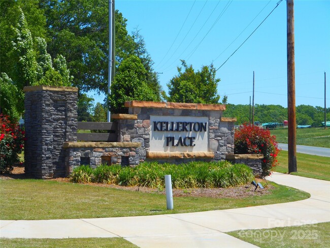 Building Photo - 2837 Aubrey St