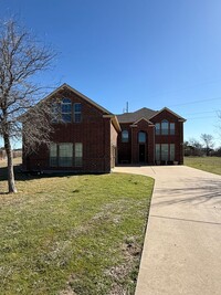 Building Photo - 5 Bedroom, 4 bath home with loft in very d...