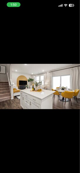 Building Photo - 219 17th Dr