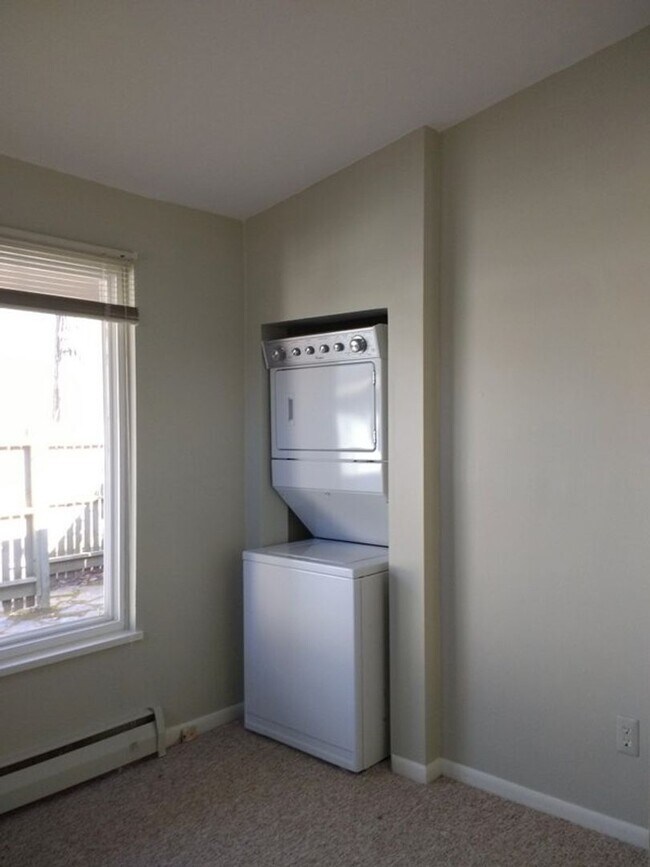 Building Photo - 5054 Park Rd