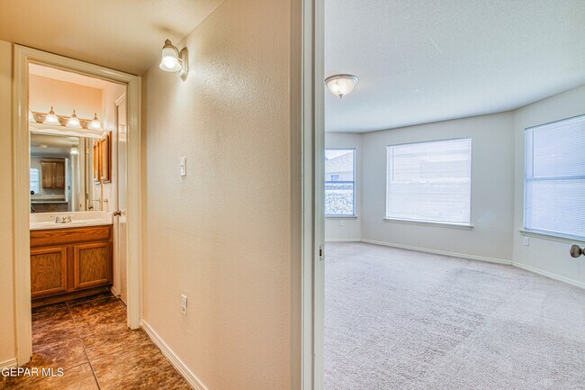 Building Photo - 6216 Spotted Eagle Dr