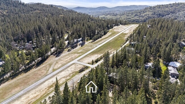 Building Photo - 17091 Bryan Allen Way