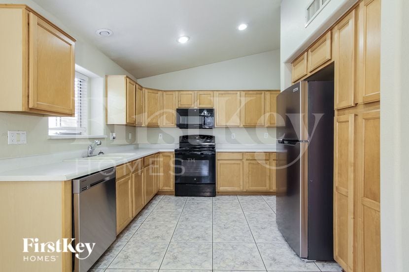 Building Photo - 2405 N 128th Dr