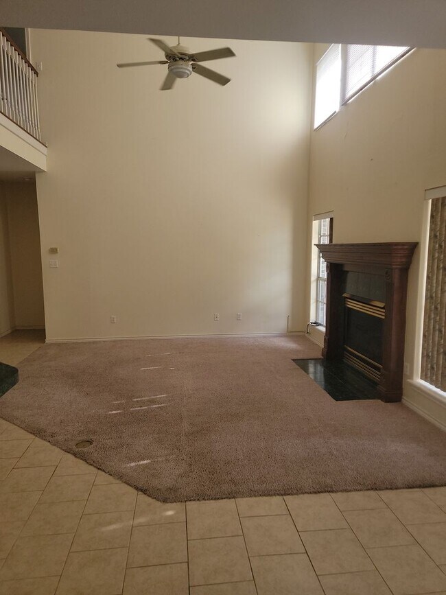 Building Photo - 4530 Oso Pkwy