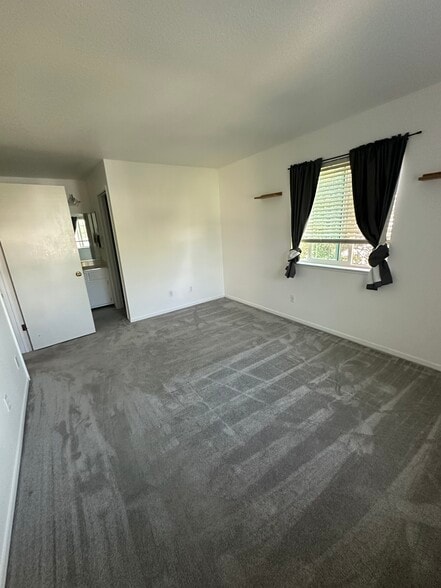 Building Photo - 357 Lighthouse Dr