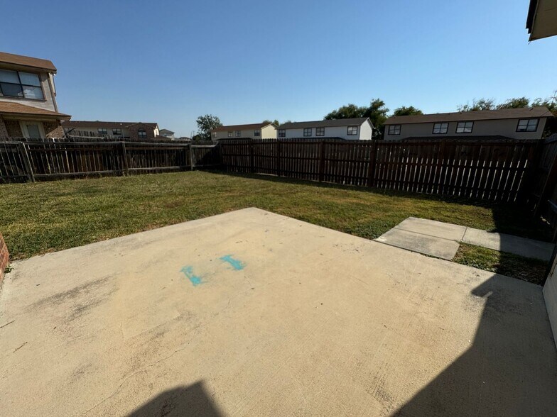 Building Photo - 1203 Monroe Loop