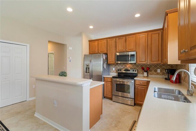 Building Photo - 243 River Enclave Ct